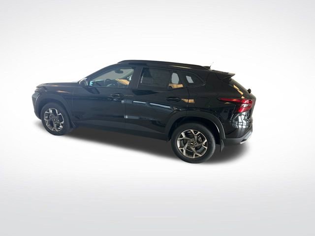 2025 Chevrolet Trax LT photo 2