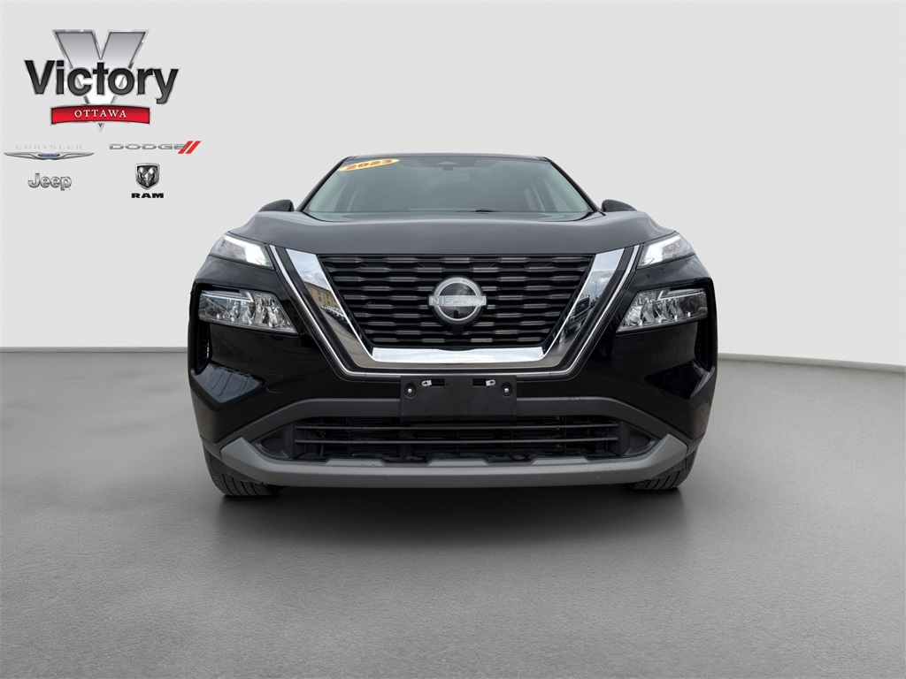 2023 Nissan Rogue SV photo 2