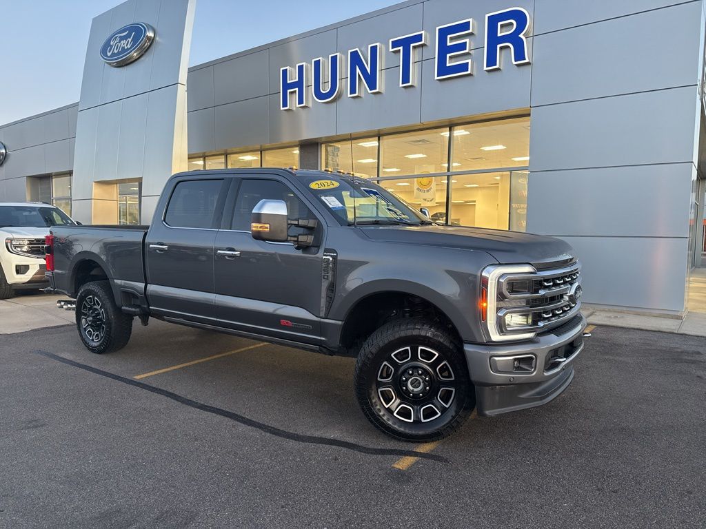 2024 Ford F-350 Super Duty Platinum's photo
