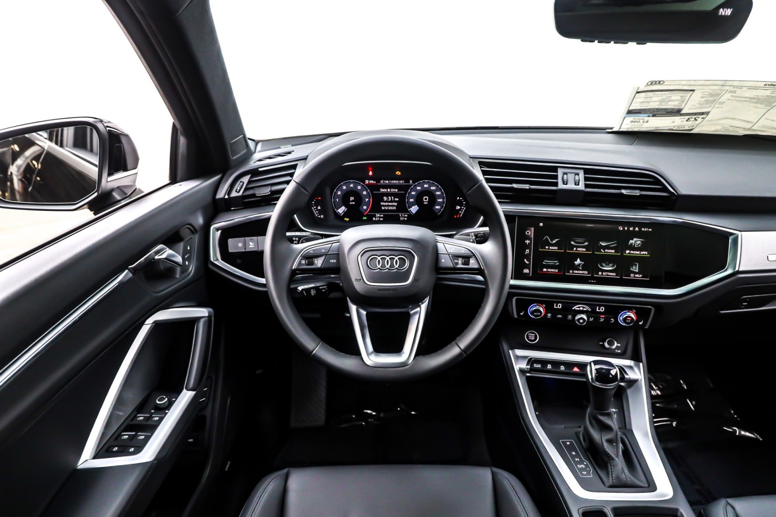 2025 Audi Q3 S line Premium Plus 45 TFSI photo 4
