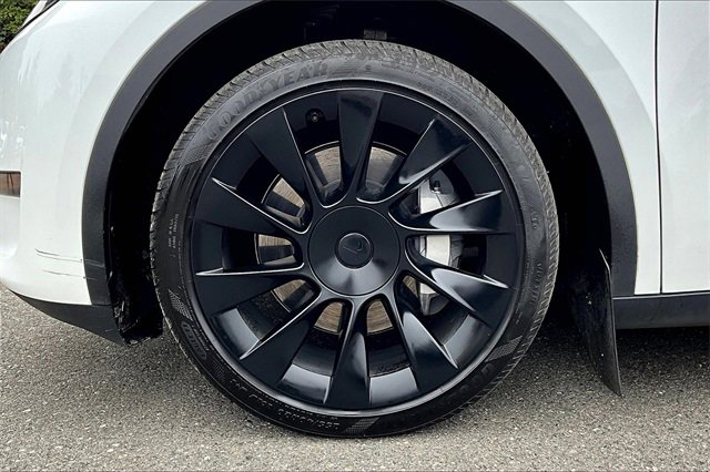 2023 Tesla Model Y Long Range photo 8