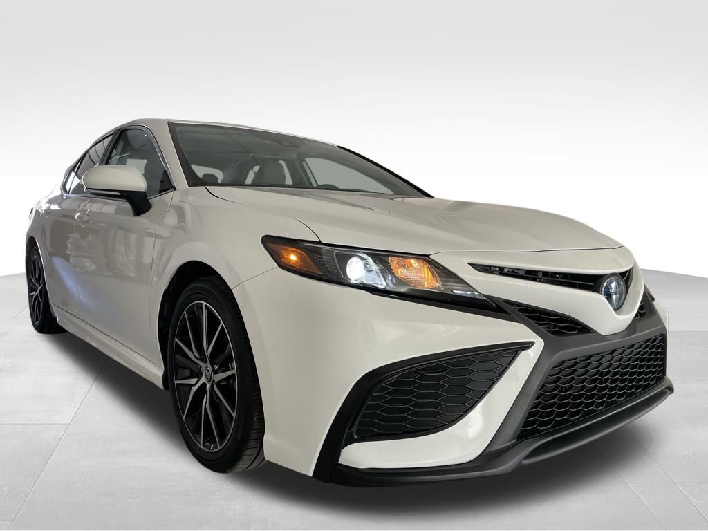 2023 Toyota Camry Hybrid SE photo 3