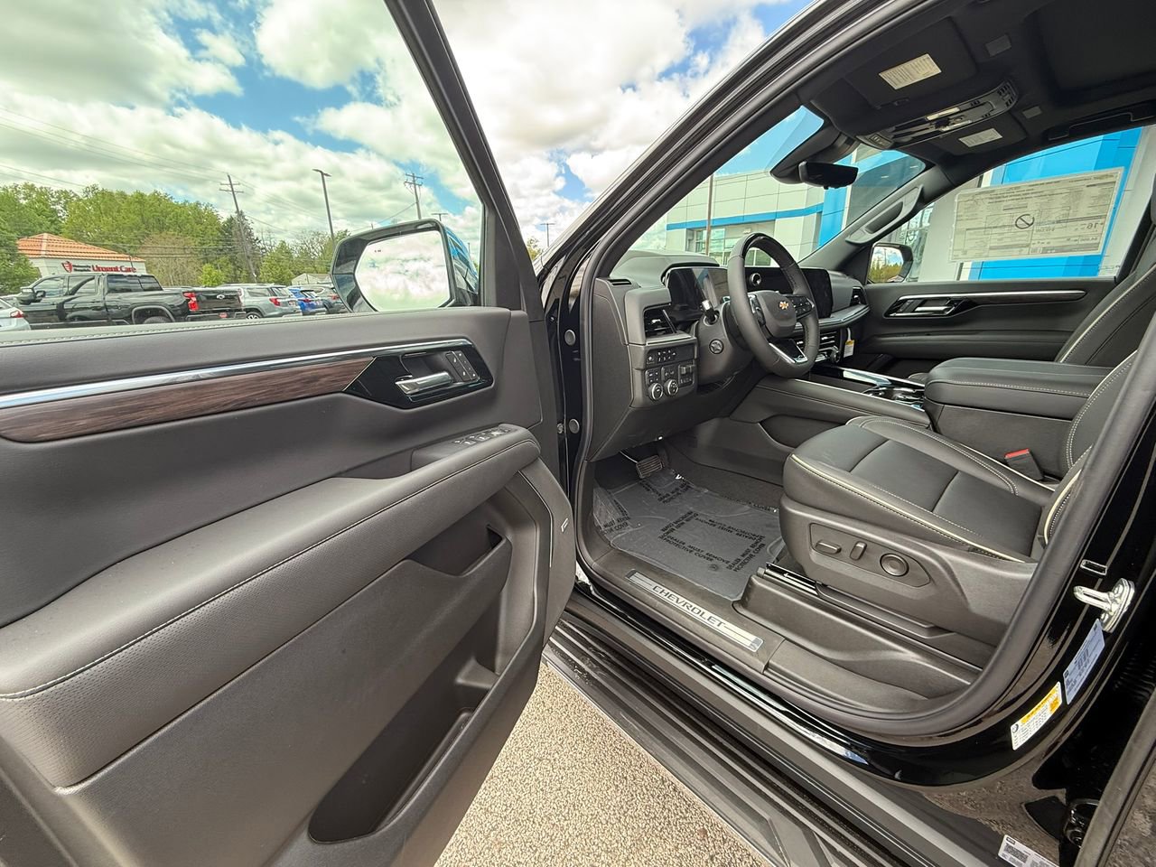 2025 Chevrolet Tahoe Premier photo 10
