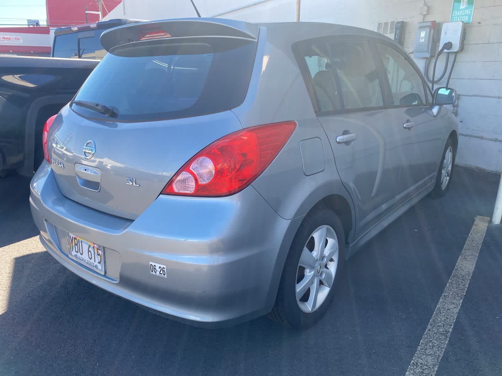 2012 Nissan Versa SL photo 2