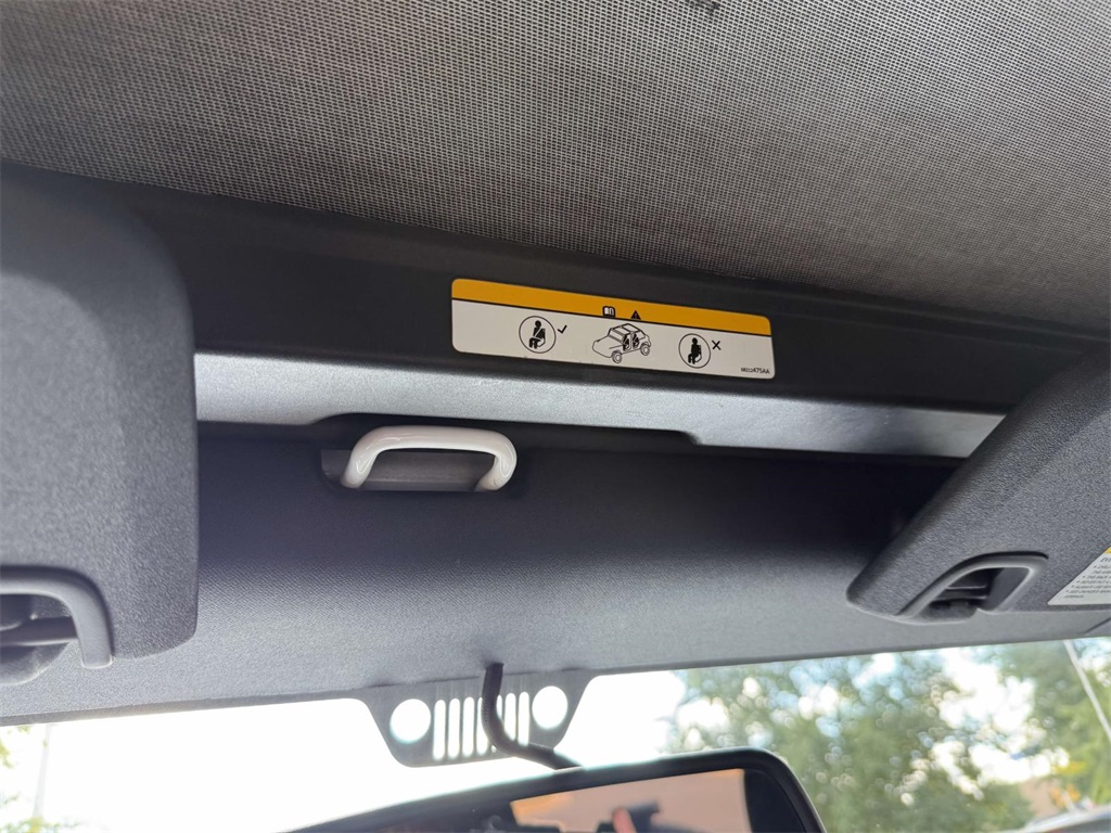 2017 Jeep Wrangler Unlimited Sahara photo 29