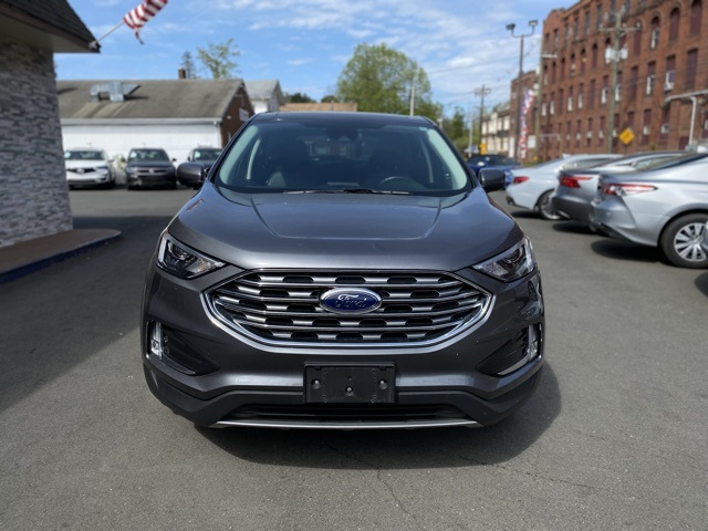 2022 Ford Edge SEL photo 2