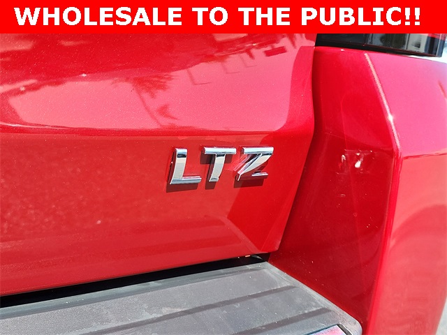 2015 Chevrolet Tahoe LTZ photo 3