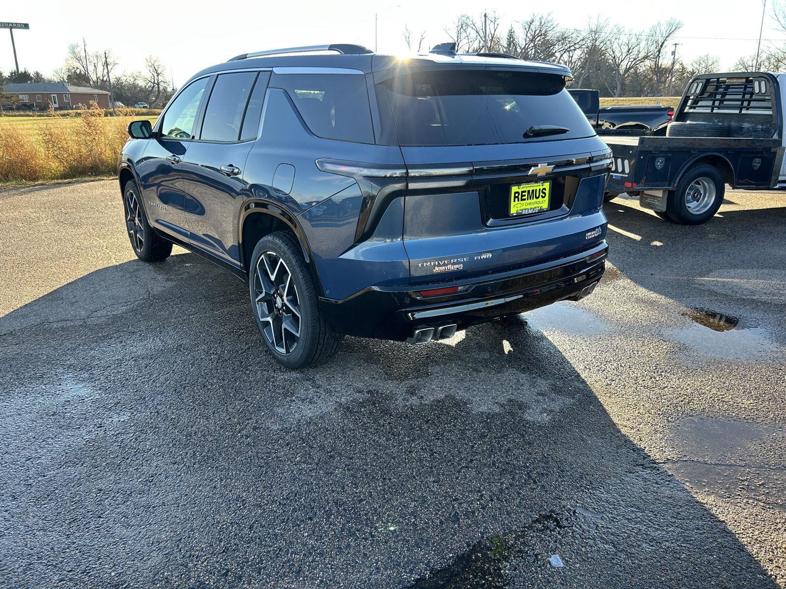 2026 Chevrolet Traverse High Country photo 3