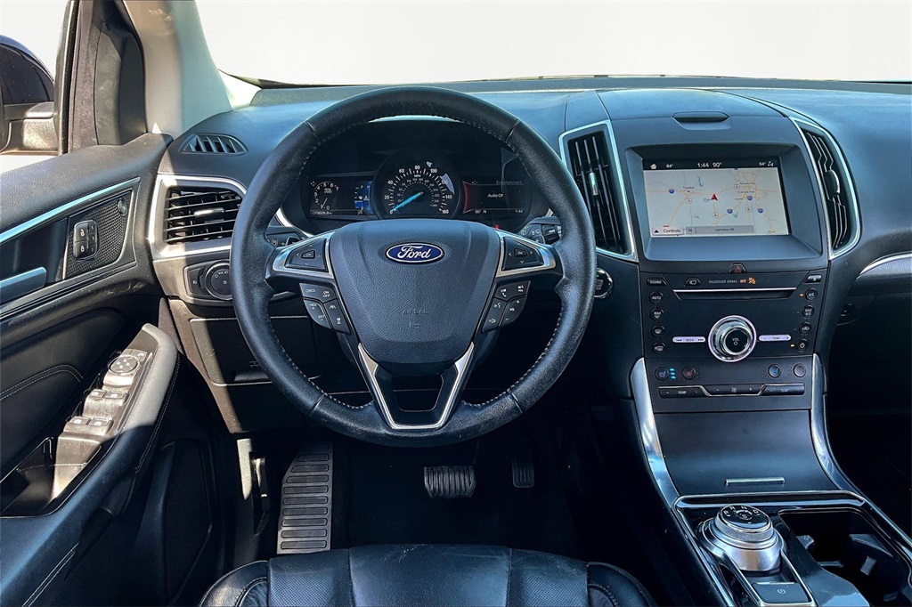 2019 Ford Edge Titanium photo 4