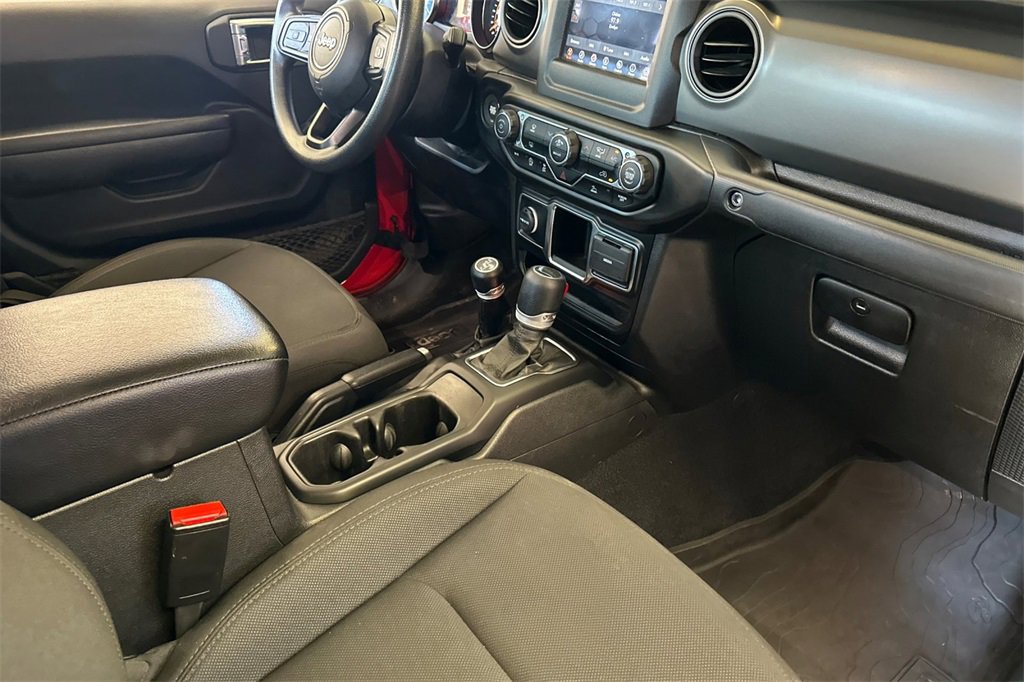 2022 Jeep Gladiator Willys Sport photo 15