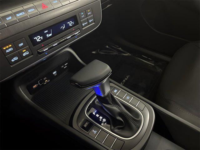 2025 Hyundai Kona SEL photo 17