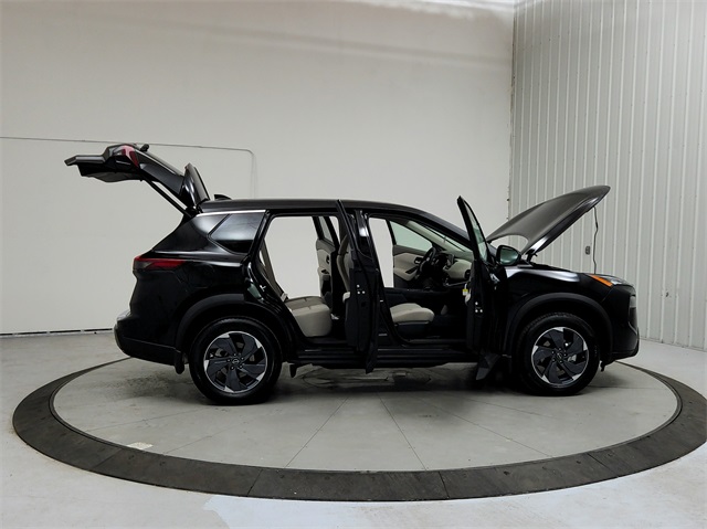 2025 Nissan Rogue SV photo 16