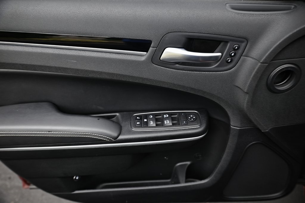 2023 Chrysler 300 S photo 14
