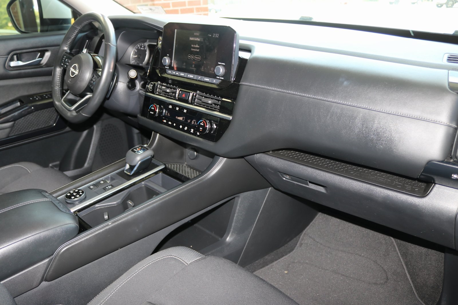 2022 Nissan Pathfinder SV photo 12
