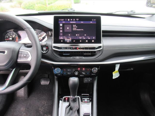 2024 Jeep Compass Latitude photo 19