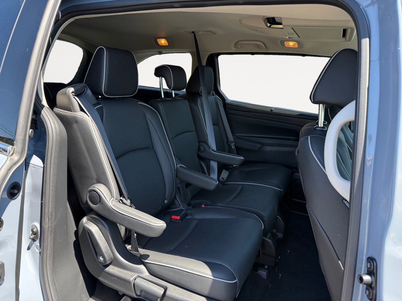 2025 Honda Odyssey Elite photo 17