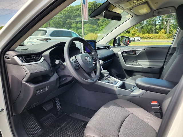 2025 Toyota RAV4 LE photo 14