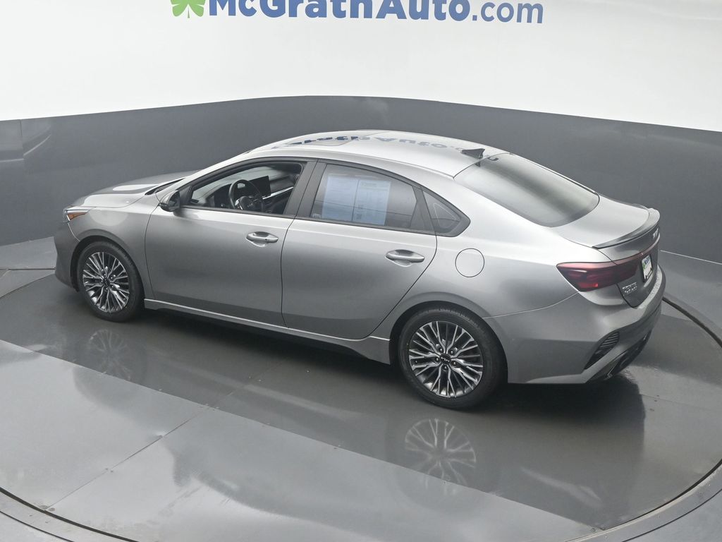 2022 Kia Forte GT-Line photo 18