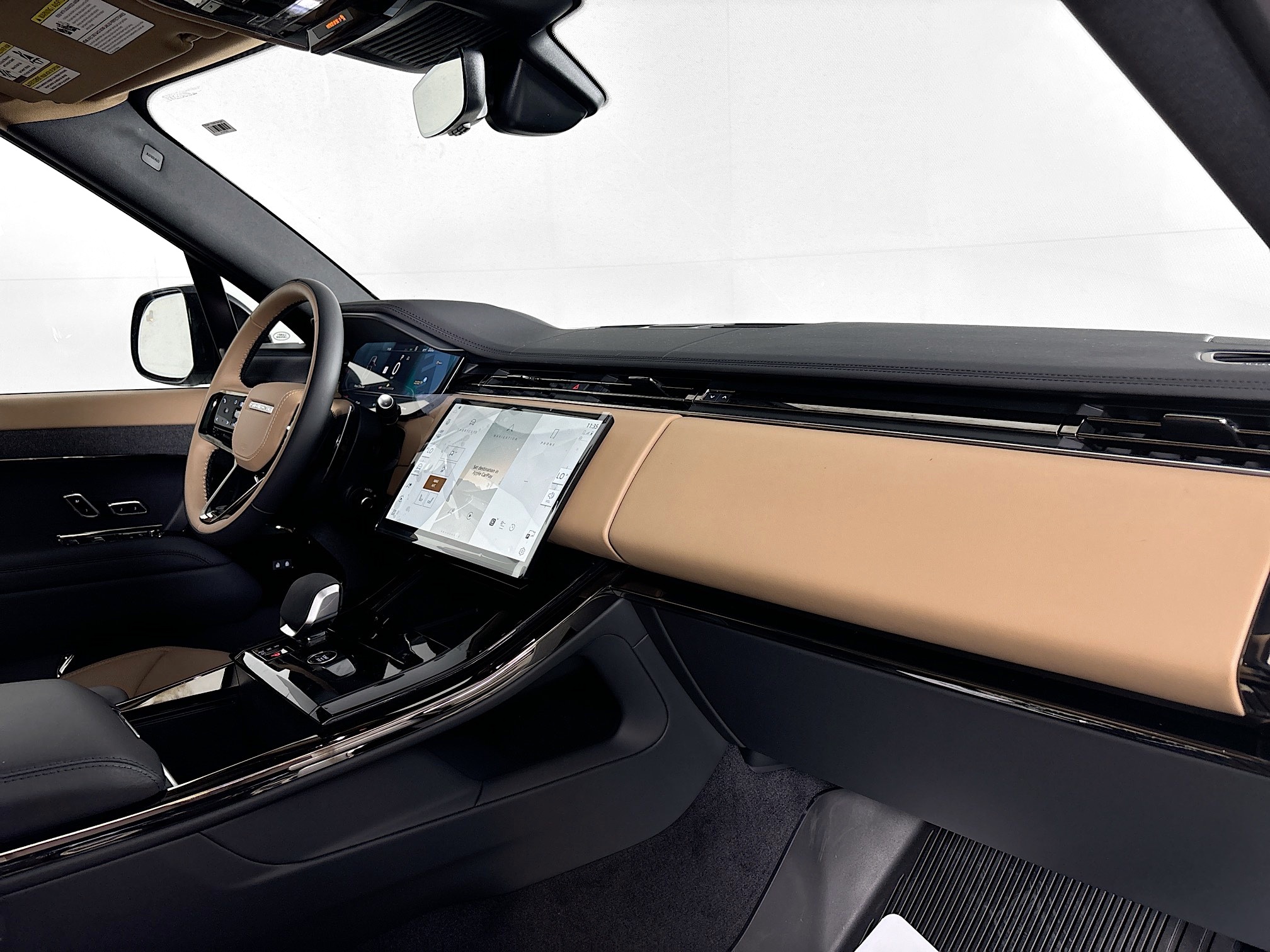 2025 Land Rover Range Rover Sport SE photo 18