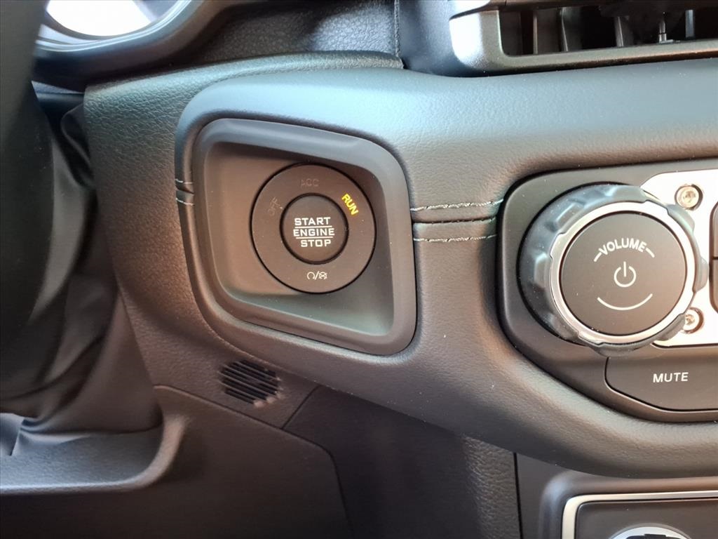 2025 Jeep Wrangler Rubicon photo 19