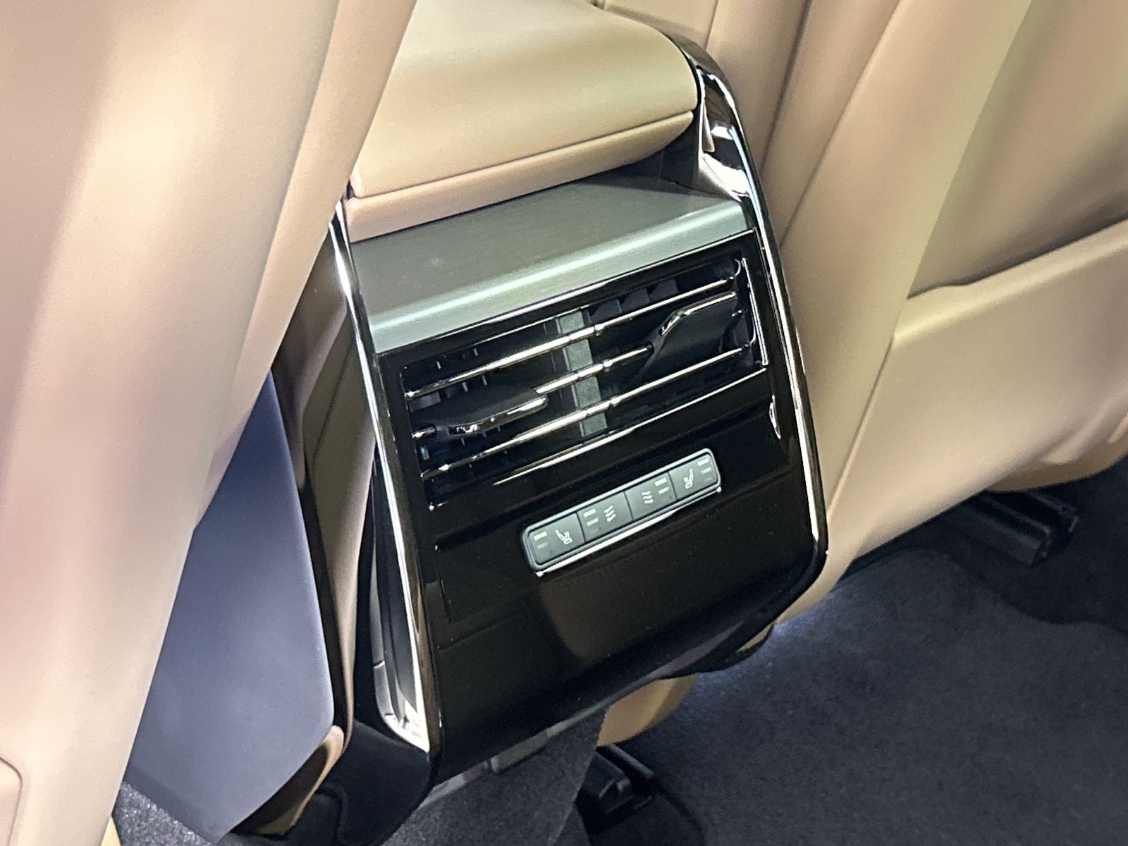 2025 Land Rover Range Rover Sport SE photo 26