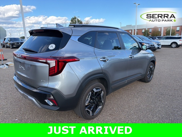 2024 Kia Seltos SX photo 3
