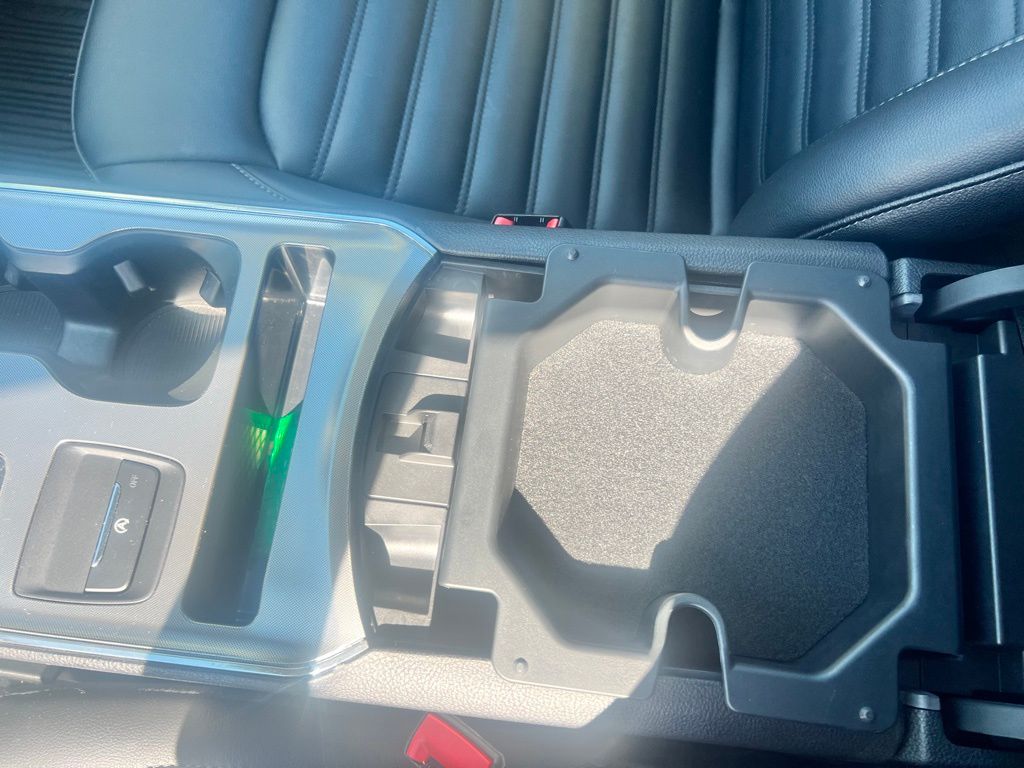 2022 Ford Edge SEL photo 10