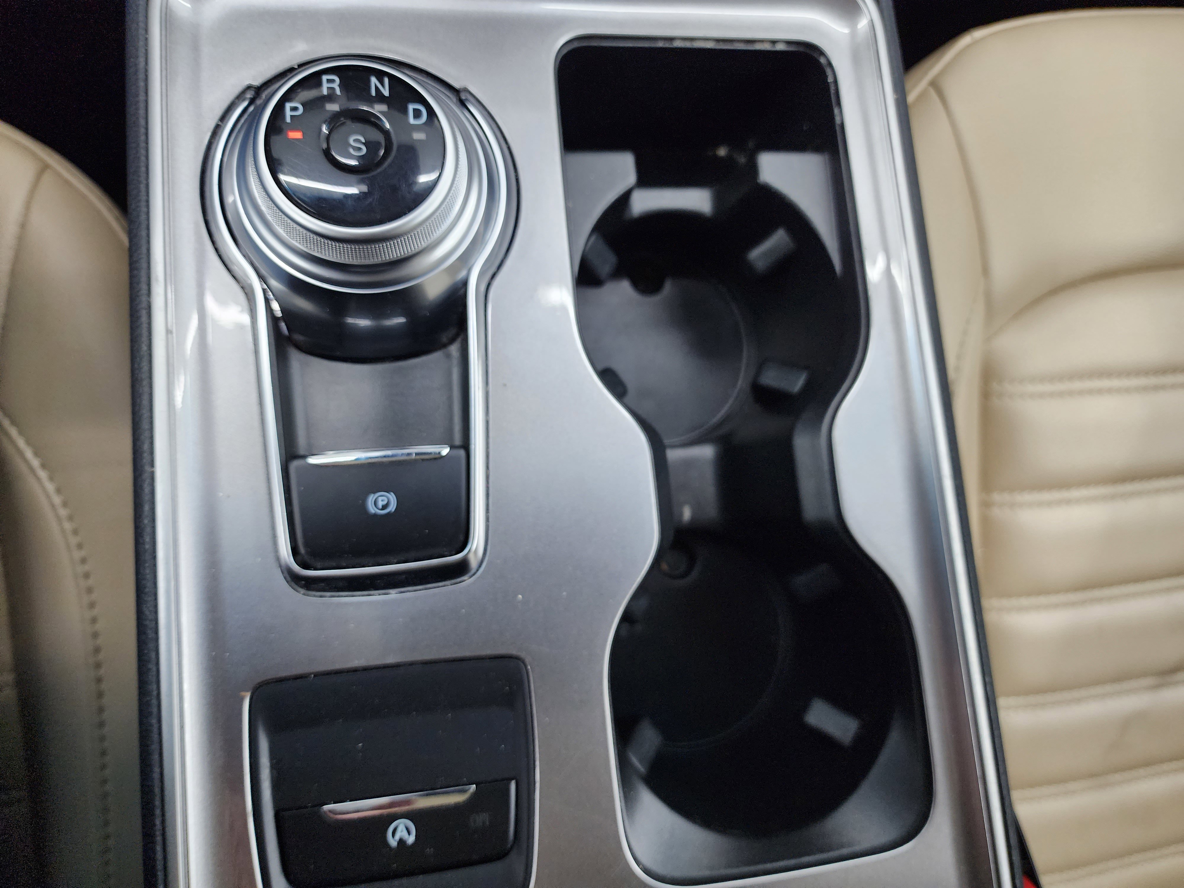 2024 Ford Edge SEL photo 7