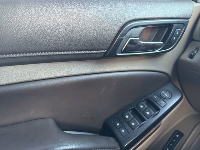 2018 Chevrolet Suburban LT photo 16