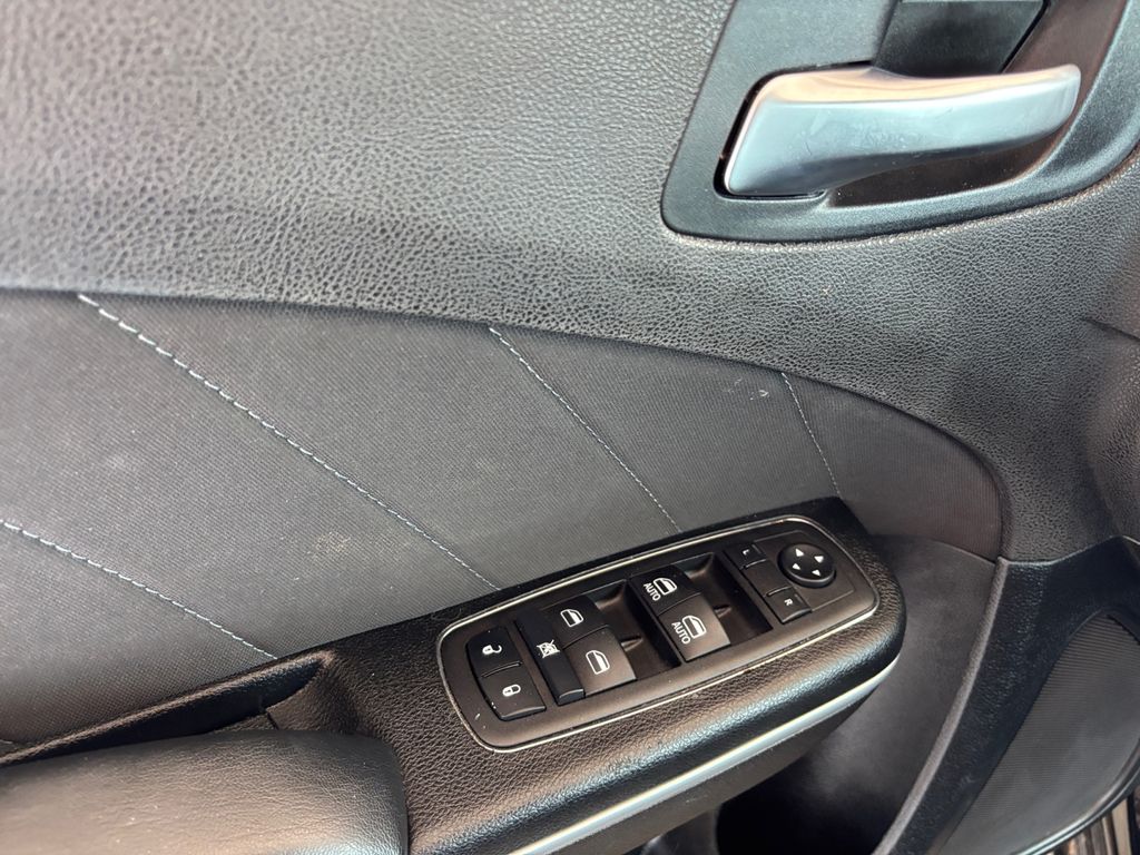 2023 Dodge Charger SXT photo 12