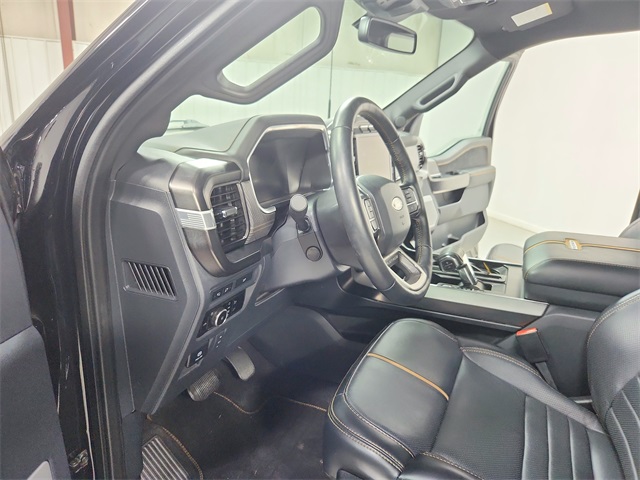 2023 Ford F-150 Platinum photo 18