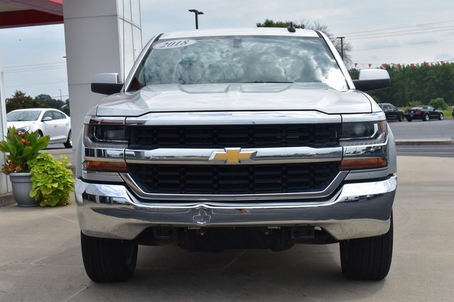 2018 Chevrolet Silverado 1500 LT photo 3