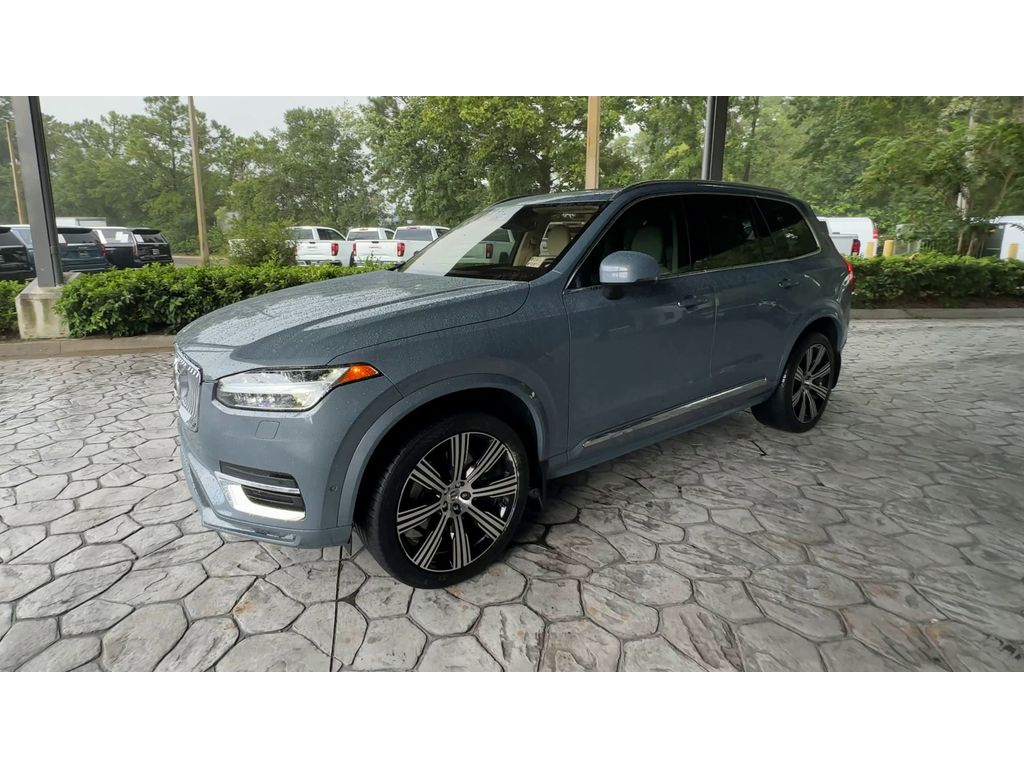 2022 Volvo XC90 T6 Inscription photo 4