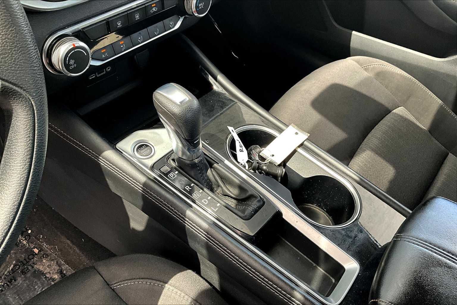 2023 Nissan Altima 2.5 SV photo 10