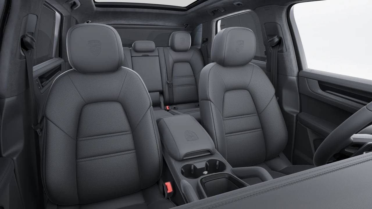 2025 Porsche Cayenne GTS photo 11