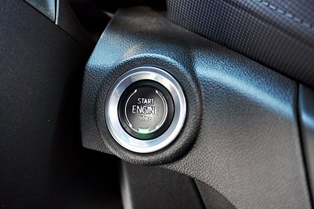 Used 2022 White Chevrolet LT image 28