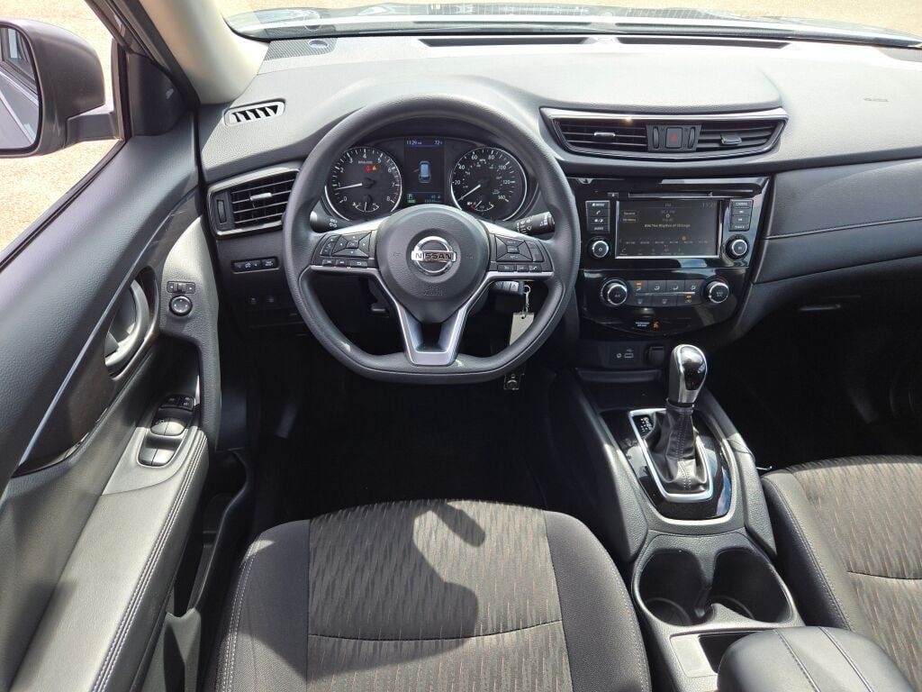 2020 Nissan Rogue S photo 16