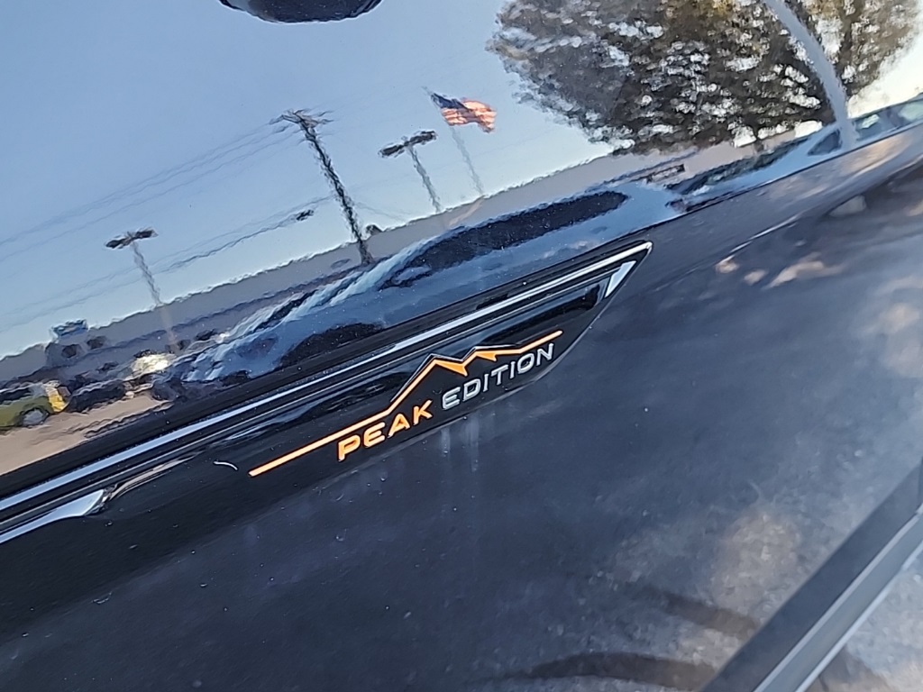 2025 Volkswagen Atlas Peak Edition SE photo 36