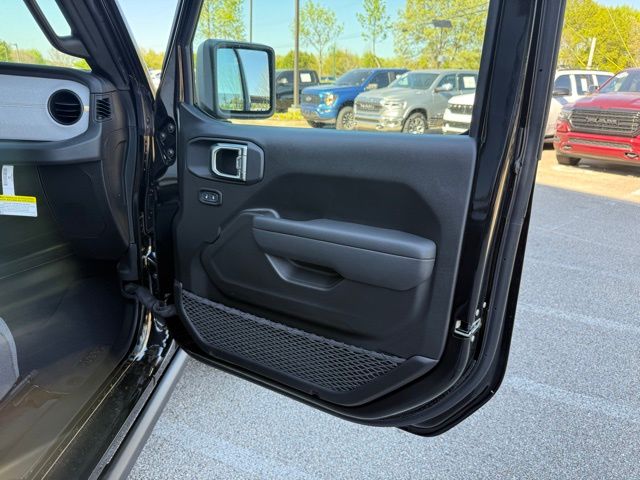 2025 Jeep Gladiator Sport photo 11