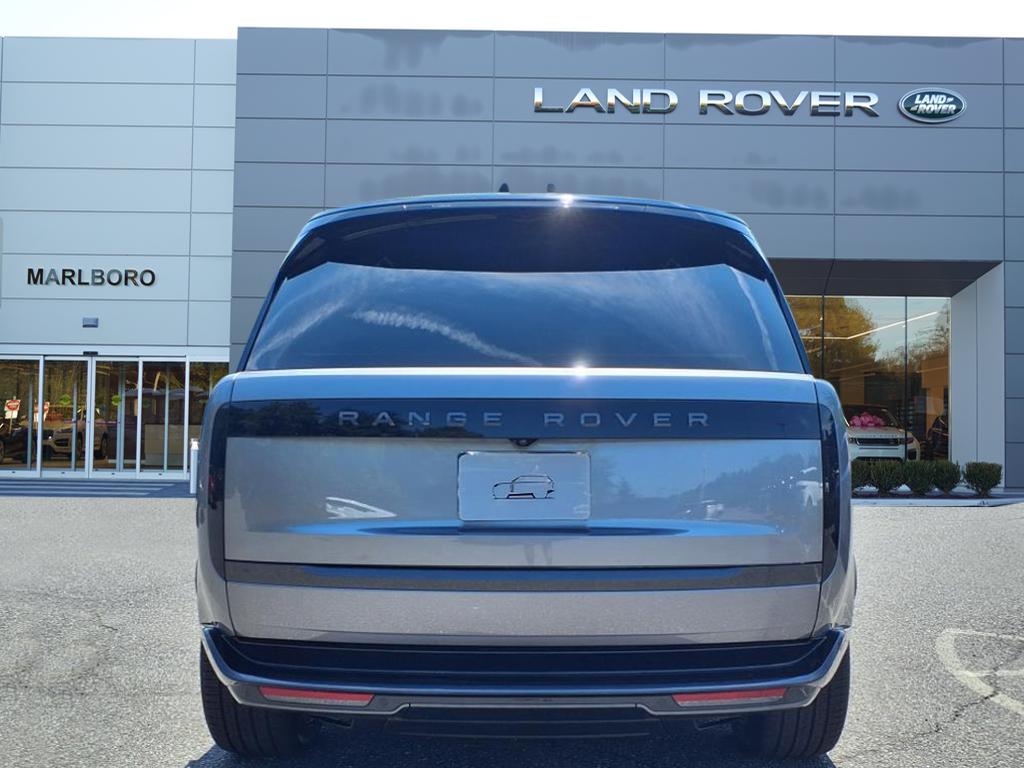 2025 Land Rover Range Rover SE photo 7