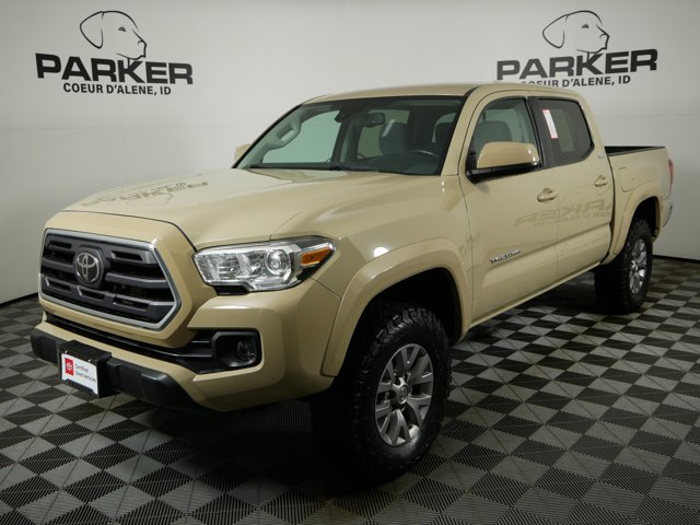 2019 Toyota Tacoma SR5's photo
