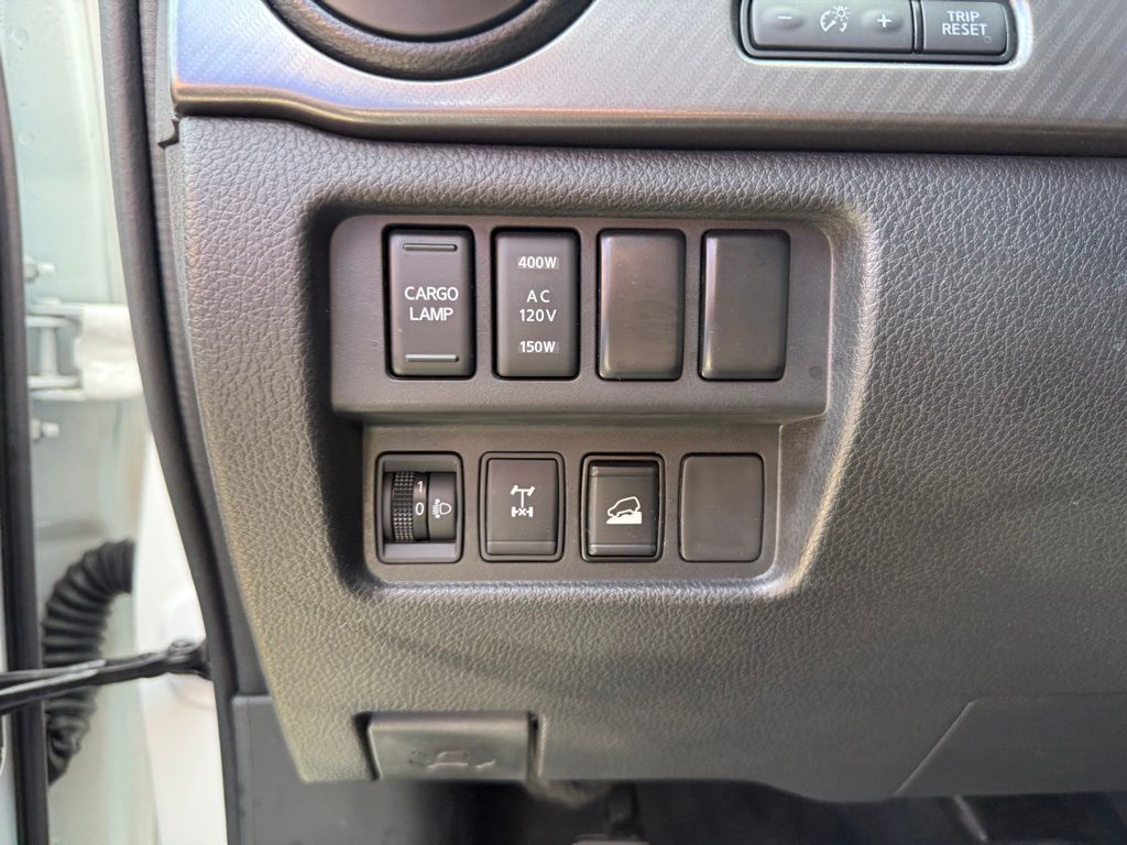2023 Nissan Titan PRO-4X photo 4