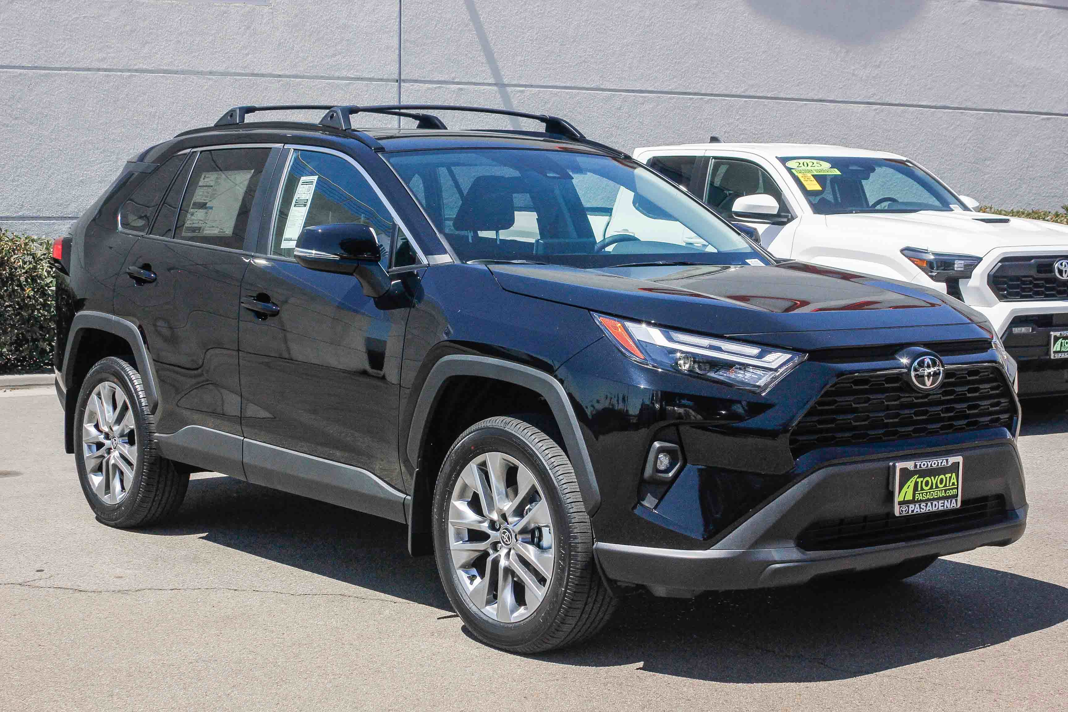 2025 Toyota RAV4 XLE Premium photo 3