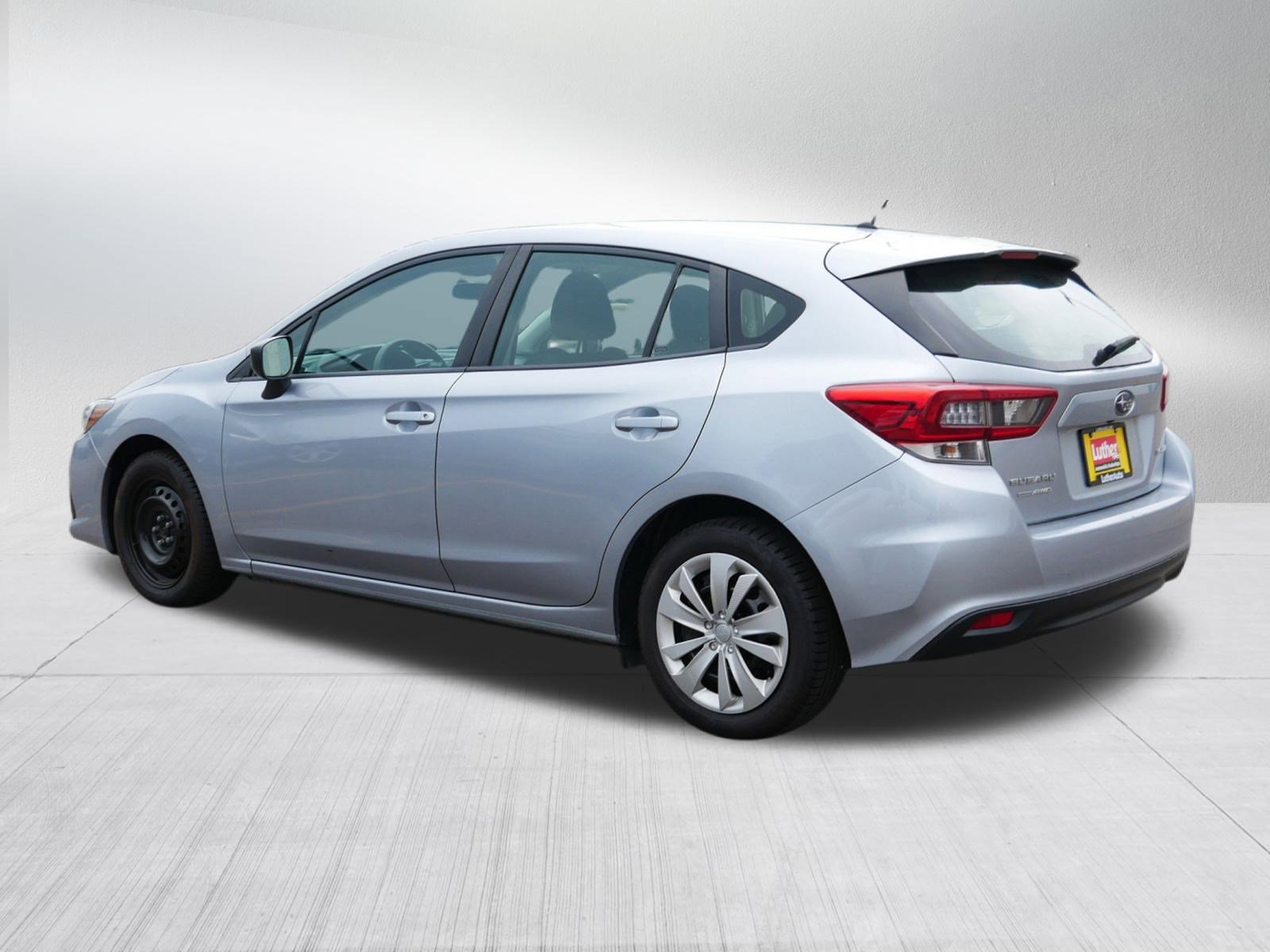 2023 Subaru Impreza Base photo 4