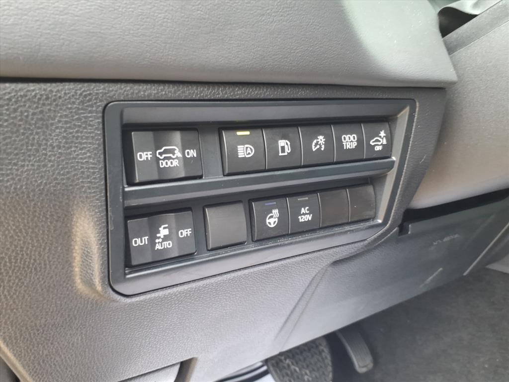 2024 Toyota Sequoia Platinum photo 8