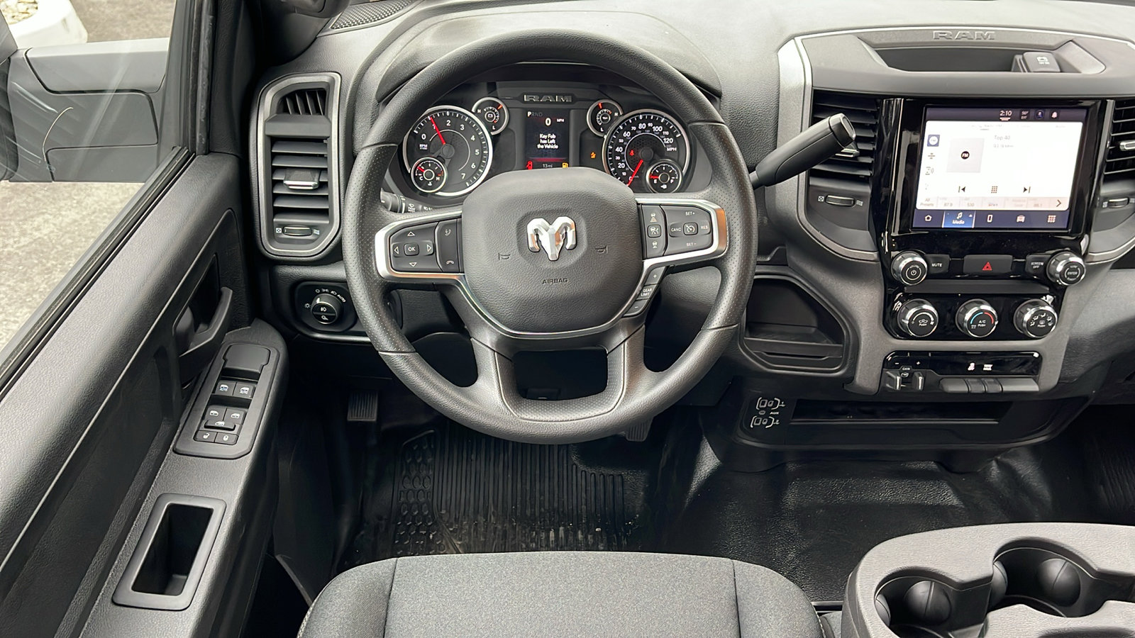 2025 Ram 2500 Tradesman photo 13
