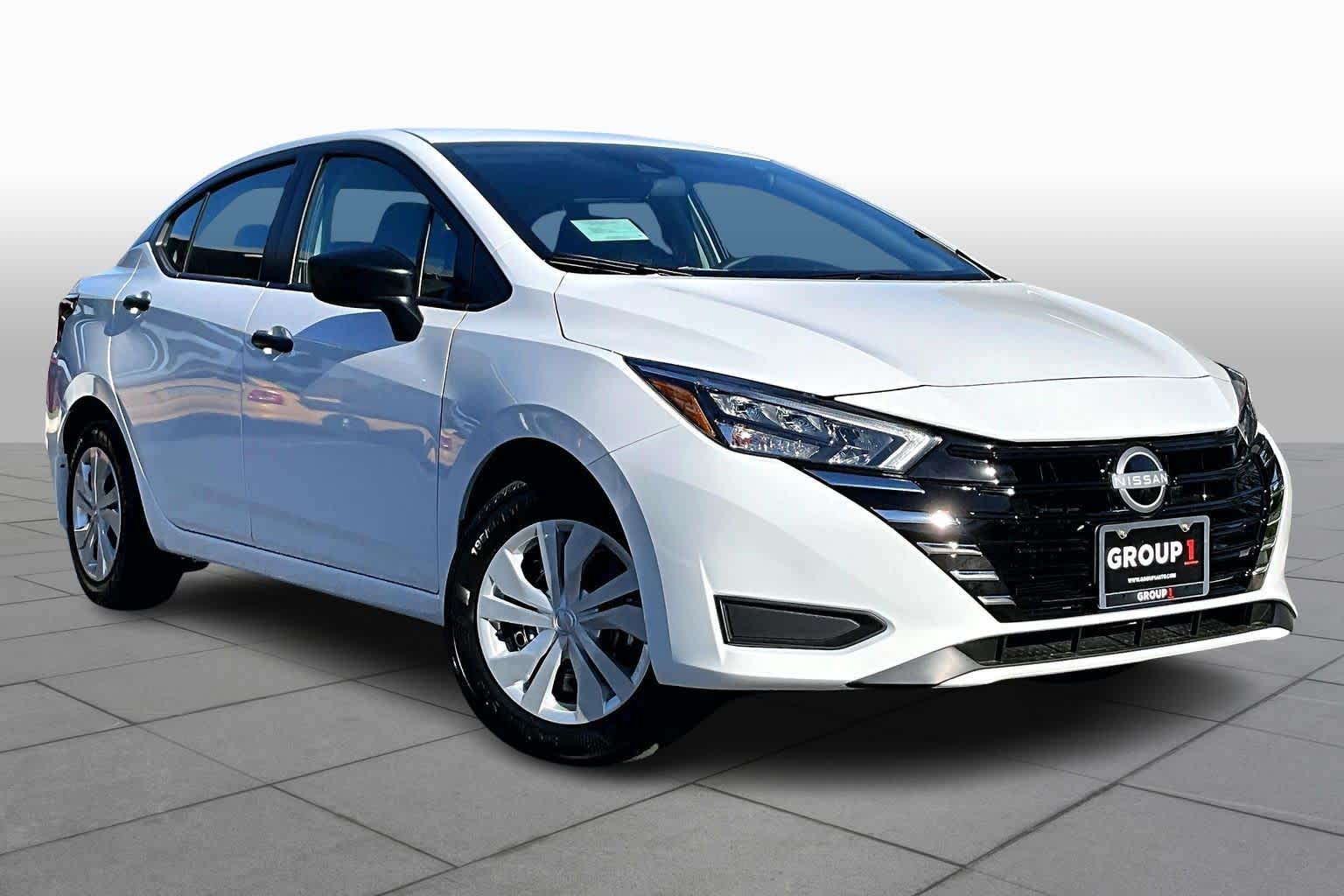 2025 Nissan Versa S photo 2
