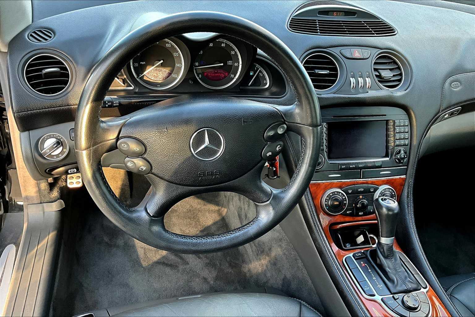 2005 Mercedes Benz SL 500 photo 5