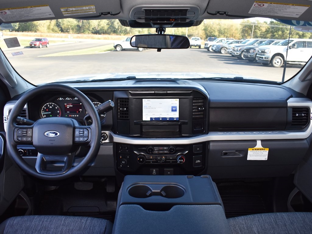 2026 Ford F-350 XLT photo 4