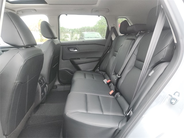 2026 Nissan Rogue SV photo 4